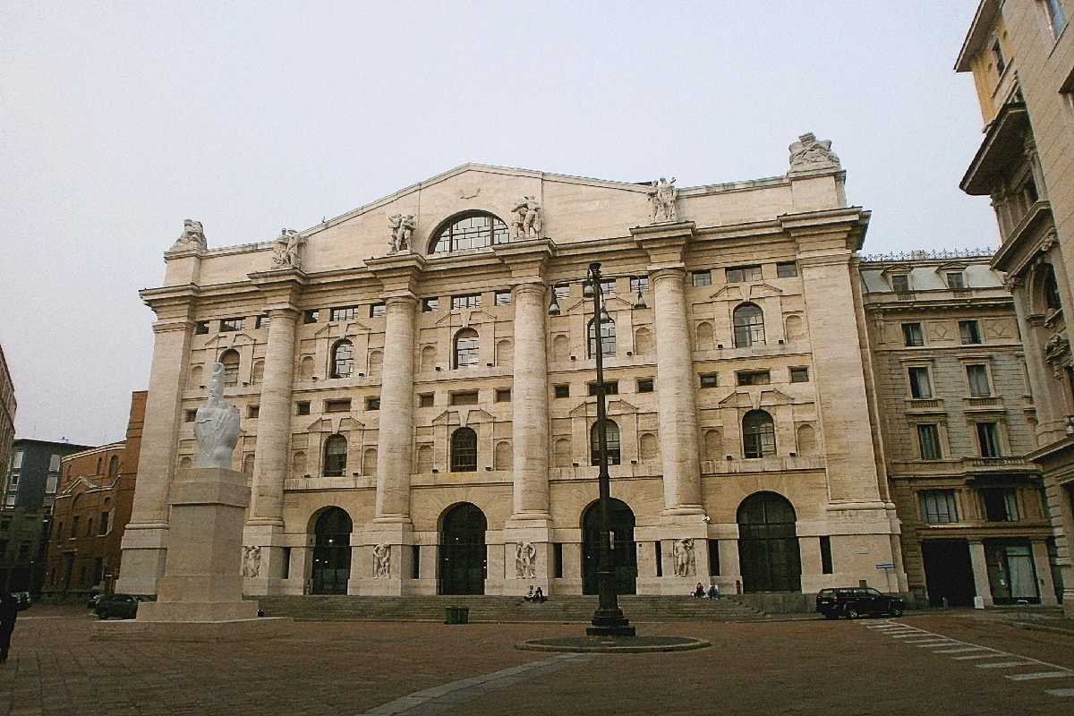 Il Palazzo Mezzanotte in Piazza Affari