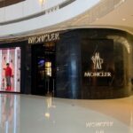 Un negozio di Moncler